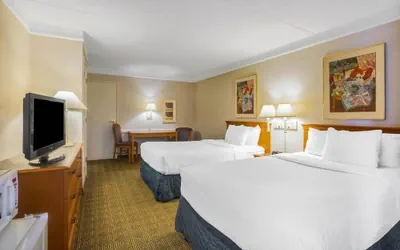 Photo 4 - La Vista Express- Formerly La Quinta