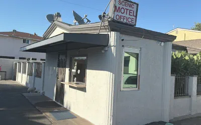 Photo 3 - Scenic Motel