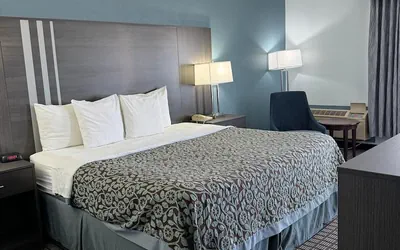 Photo 5 - Rockfalls Inn & Suite