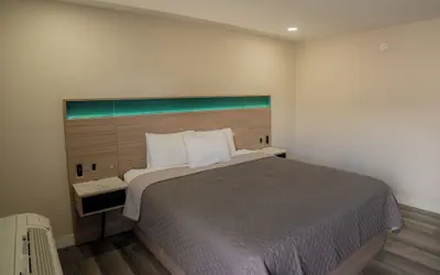 Photo 2 - Flamingo Motel