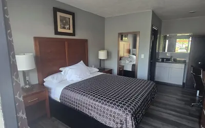Photo 4 - WINE COUNTRY INN