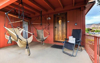 Photo 2 - Canyon Drift by Avantstay Sedona Stay Balcony Near Trails + Dining + Red Rock Views