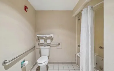 Photo 4 - Hotel Blue Baytown TX