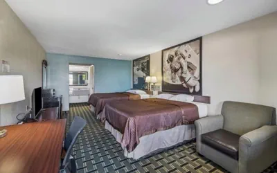 Photo 3 - Hotel Blue Baytown TX