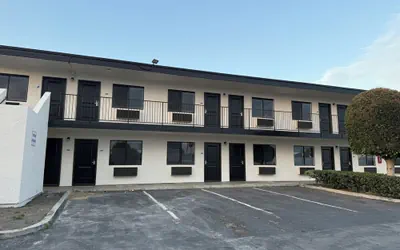 Harbor bay inn