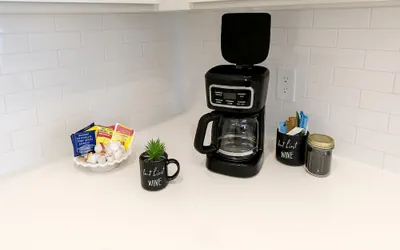 Photo 5 - Zen-style 1BR Retreat In A+ Location w/ Gym & Pool