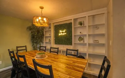 Photo 2 - Tropical Vibes LED Ambience Fast Wi-fi Sleeps 6