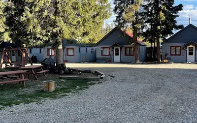 Lone Pine Cabins