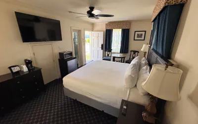 Photo 4 - Princess Anne Hotel, SureStay Collection by Best Western