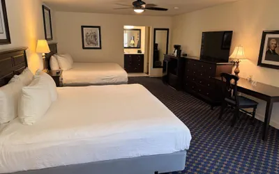 Photo 2 - Princess Anne Hotel, SureStay Collection by Best Western