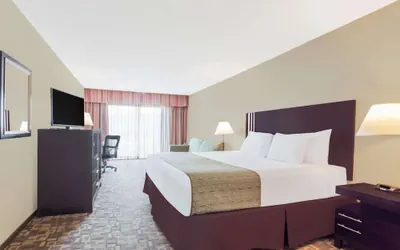 Photo 4 - FairBridge Inn Express Bellingham