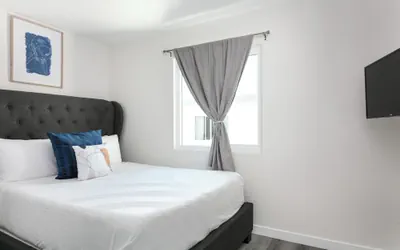 Photo 4 - Chic City Apt Near Americana Glendale