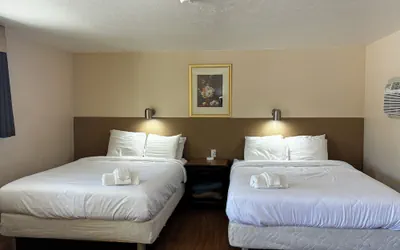 Photo 4 - JET Motor Inn Buffalo