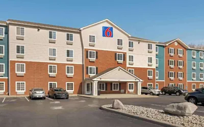 Motel 6 Suites Cincinnati Sharonville, OH