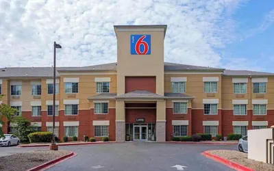 Motel 6 Suites Memphis Airport, TN