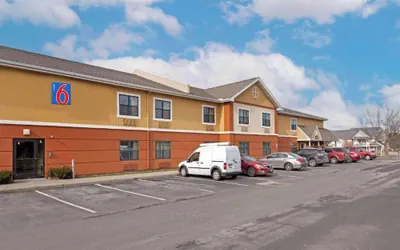 Motel 6 Suites Rochester Greece, NY