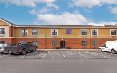 Photo 2 - Motel 6 Suites Rochester Greece, NY