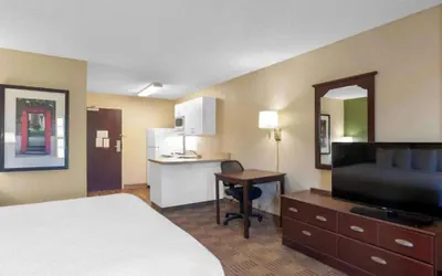 Photo 5 - Motel 6 Suites Rochester Greece, NY