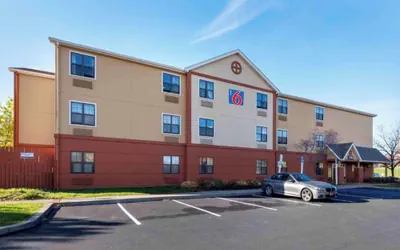 Photo 2 - Motel 6 Suites Rochester Henrietta NY