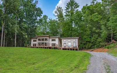 Cardinal Pool Cabin
