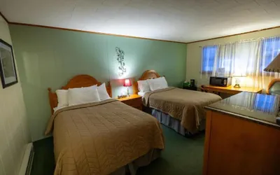 Photo 3 - Jimmy OConnors Windham Mountain Inn