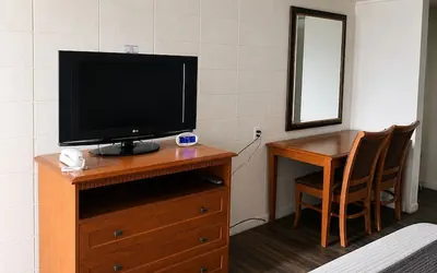 Photo 4 - Budget Inn Ontario
