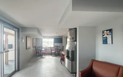 Photo 4 - Studio 6 Suites Warsaw, IN
