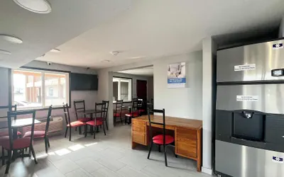 Photo 5 - Studio 6 Suites Warsaw, IN