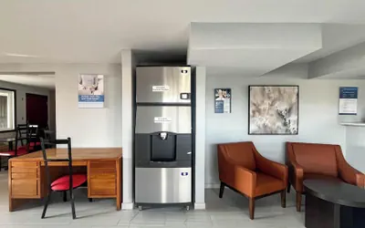 Photo 3 - Studio 6 Suites Warsaw, IN