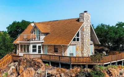 Photo 2 - Lovely 2-story Home With Upper & Lower Decks, Gorgeous Lake & Hill Country Views