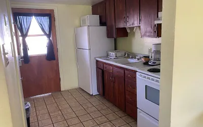 Photo 4 - Budgetel Inn & Suites