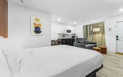 Photo 5 - Veras Inn & Suites