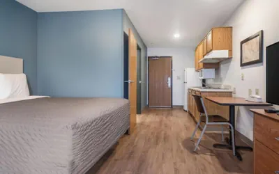 Photo 3 - Motel 6 Suites Fort Myers FL