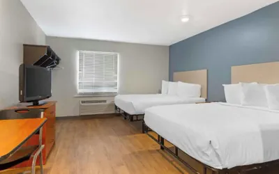 Photo 4 - Motel 6 Suites Fort Myers FL