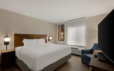 Photo 2 - Everhome Suites Salem