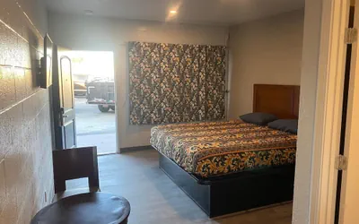 Photo 2 - Fremont Motel
