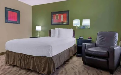 Photo 5 - Motel 6 Suites Sacramento Arden Way CA