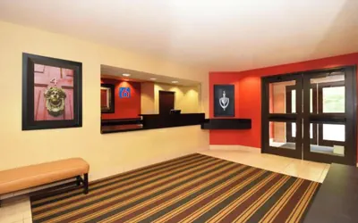 Photo 3 - Motel 6 Suites Chicago Vernon Hills Lincolnshire IL