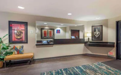 Photo 3 - Motel 6 Suites Chicago Lisle IL