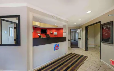 Photo 4 - Motel 6 Suites Minneapolis Airport Eagan North MN