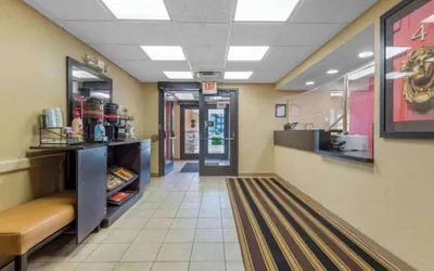 Photo 3 - Motel 6 Suites Buffalo Amherst, NY