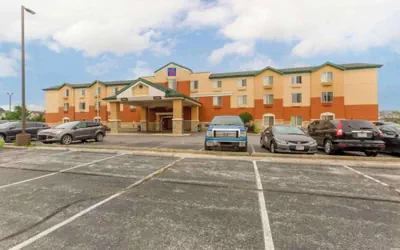Motel 6 Suites Findlay Tiffin Avenue, OH