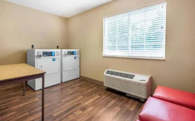 Photo 3 - Motel 6 Suites Philadelphia Malvern Swedesford Rd, PA
