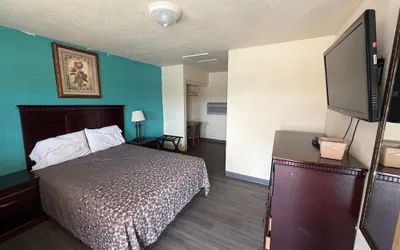 Photo 3 - Encore Motel