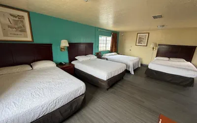 Photo 5 - Encore Motel