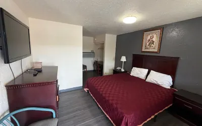 Photo 4 - Encore Motel