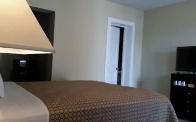Photo 5 - Budget Inn