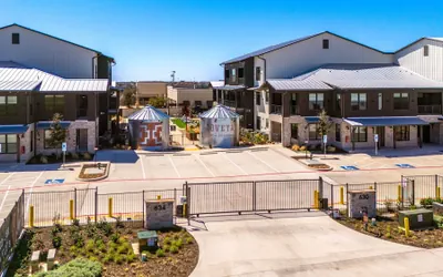 Luxe Condo Prime Location 5-star Comfort
