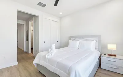 Photo 3 - Luxe Condo Prime Location 5-star Comfort
