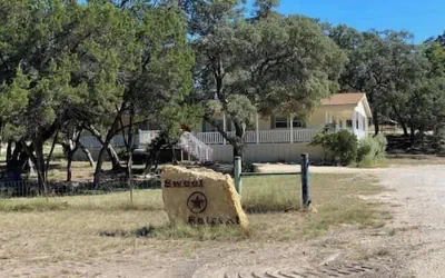 Photo 2 - Canyon Lake-sweet Retreat